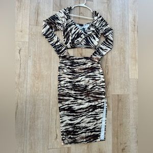 Miss Avenue Beautiful skirt set with animal print